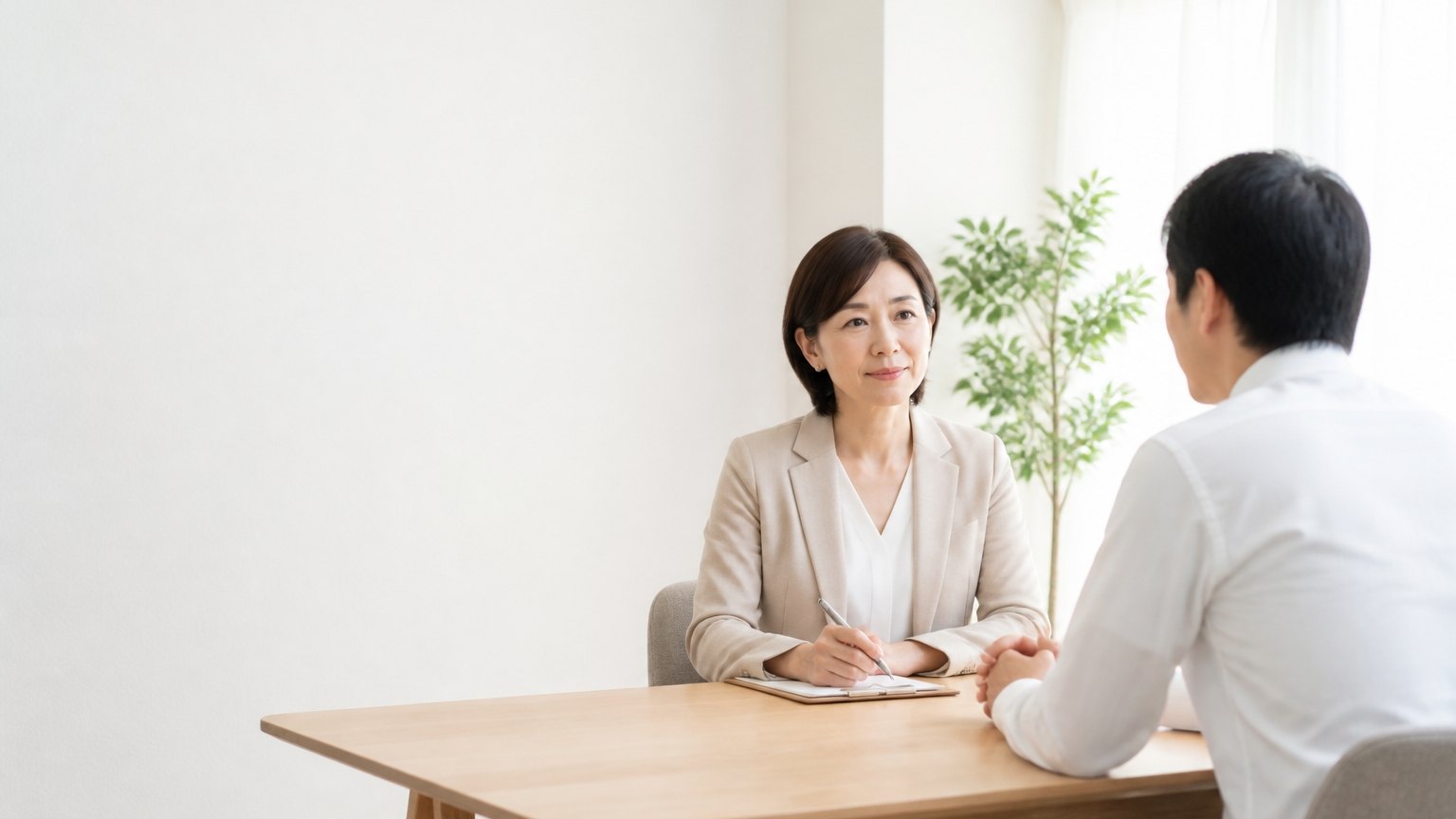 専門カウンセラーが1対1で話を聴く個別カウンセリングの様子